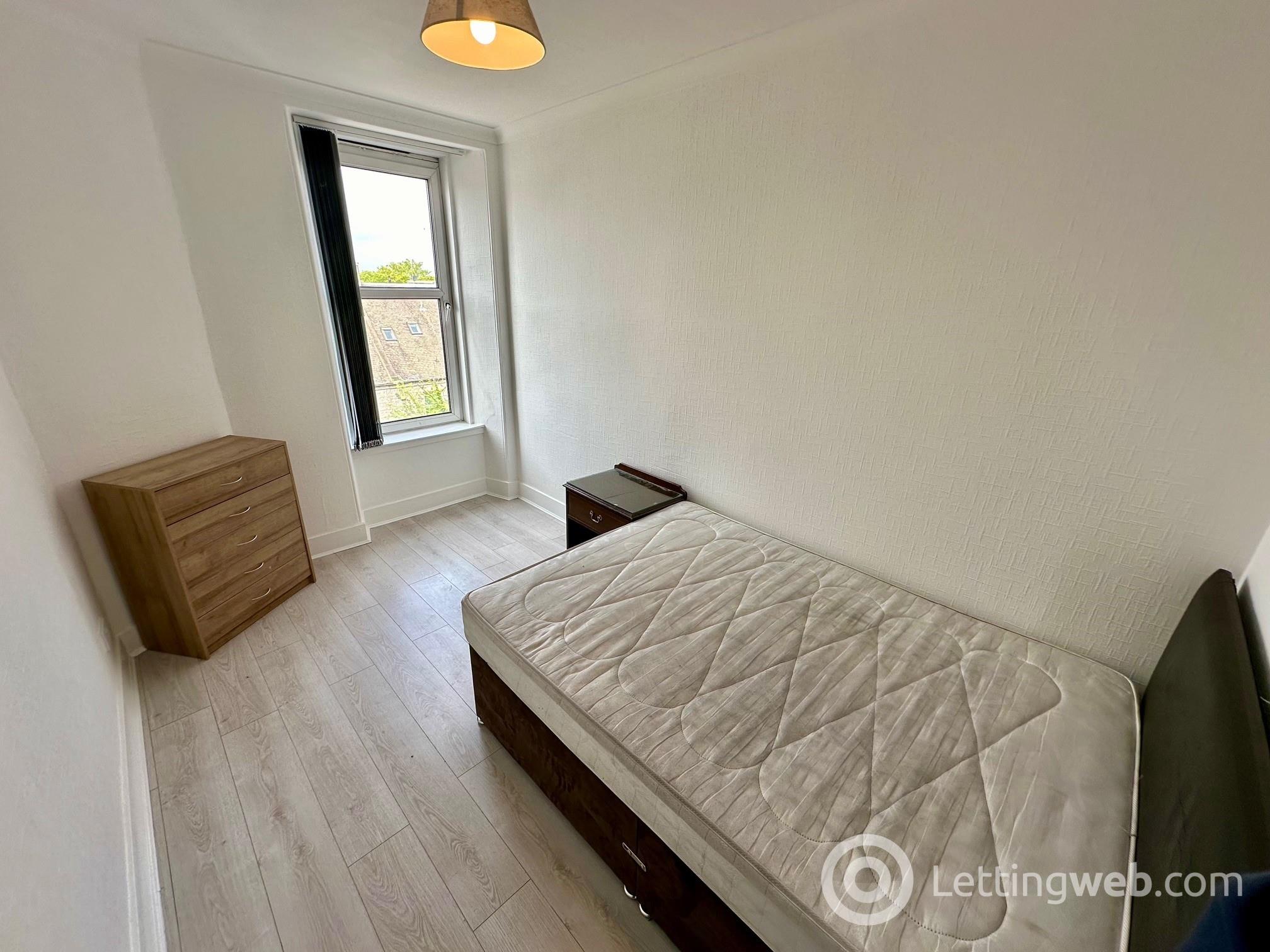 Flat Rosemount Place in Aberdeen City