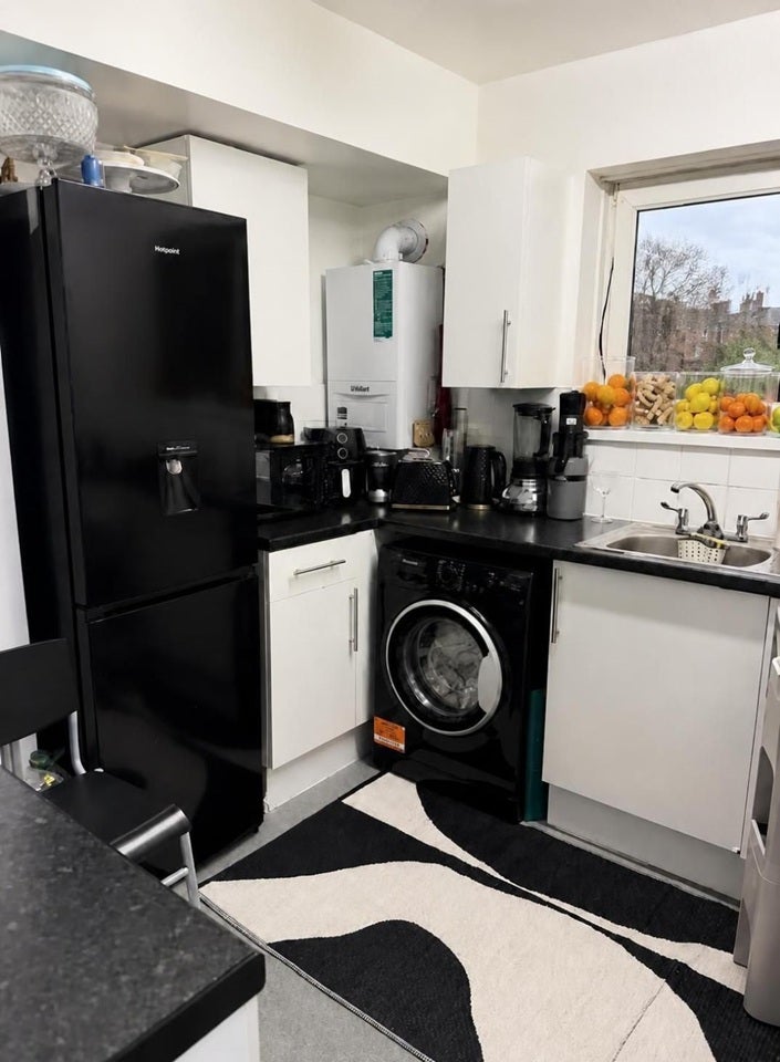 Room Wilcox Road in Greater London