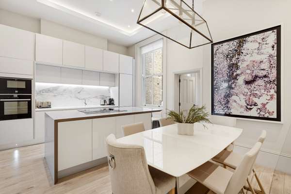 Flat Nevern Square in Greater London