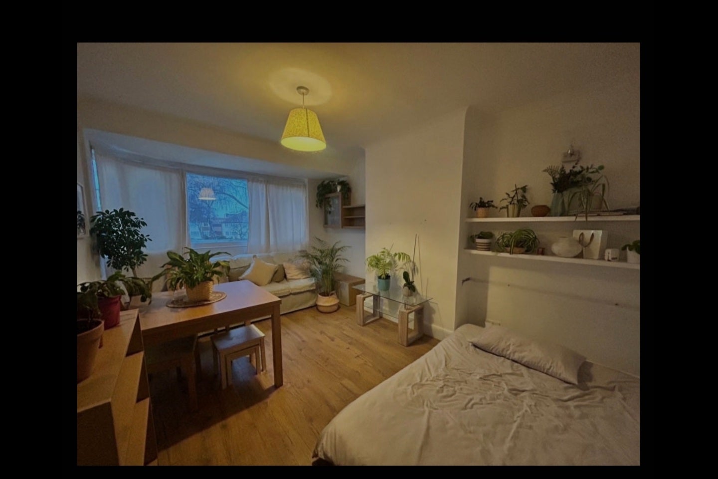 Room Russell Close in Greater London