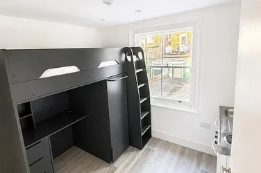 Flat Old Brompton Road in Greater London