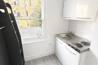 Flat Old Brompton Road in Greater London