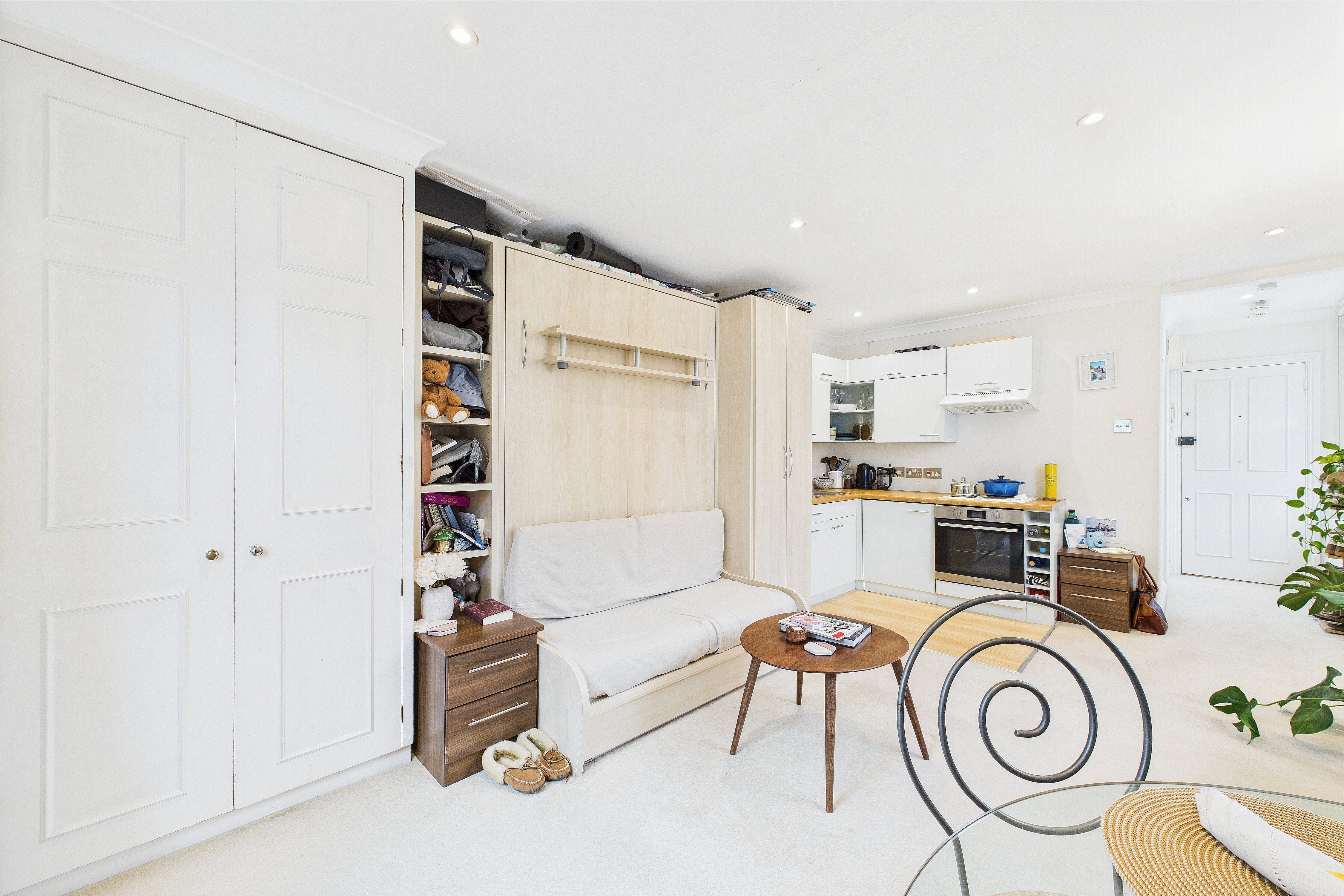Flat Cambridge Street in City of Westminster