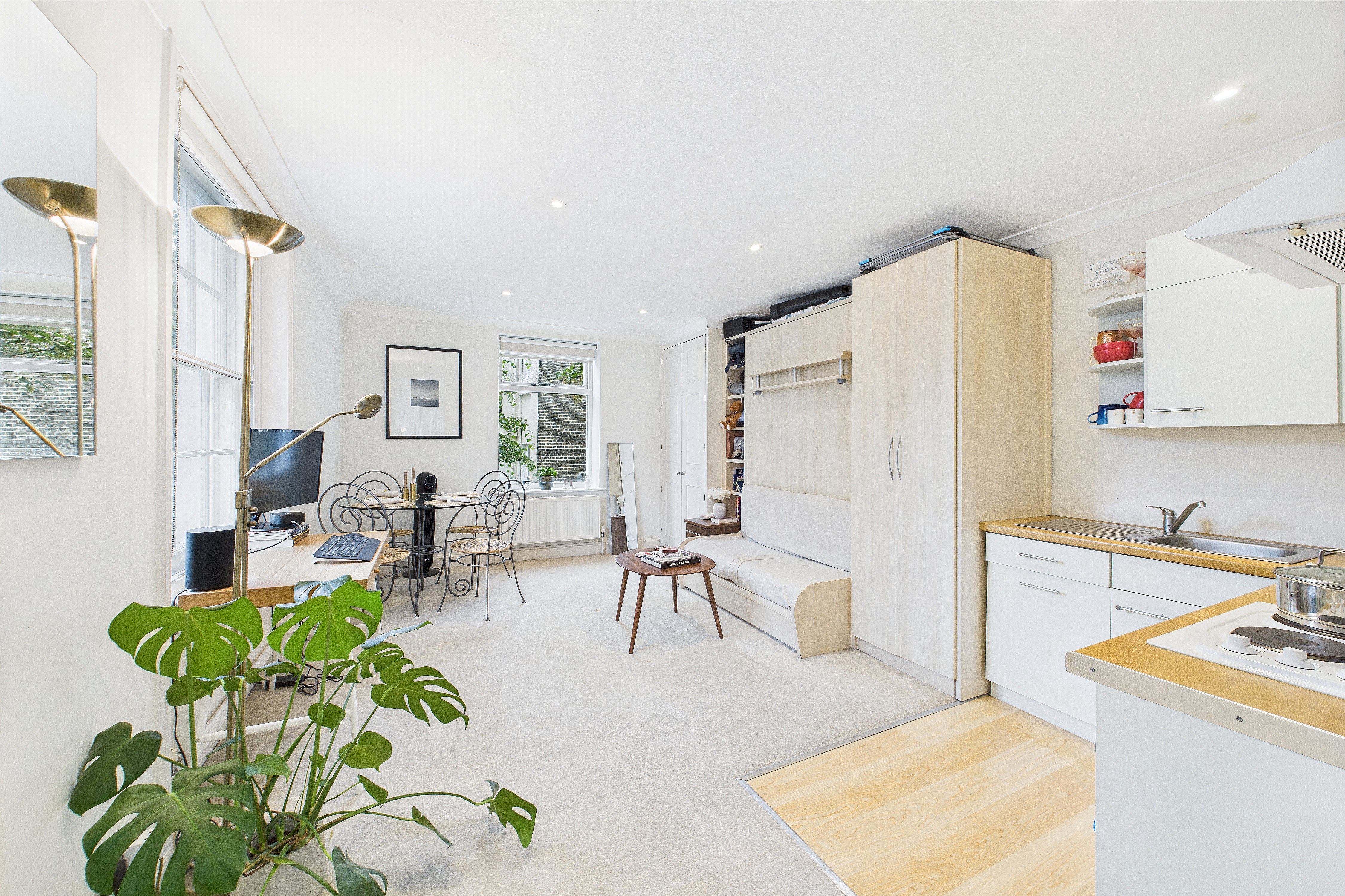 Flat Cambridge Street in City of Westminster