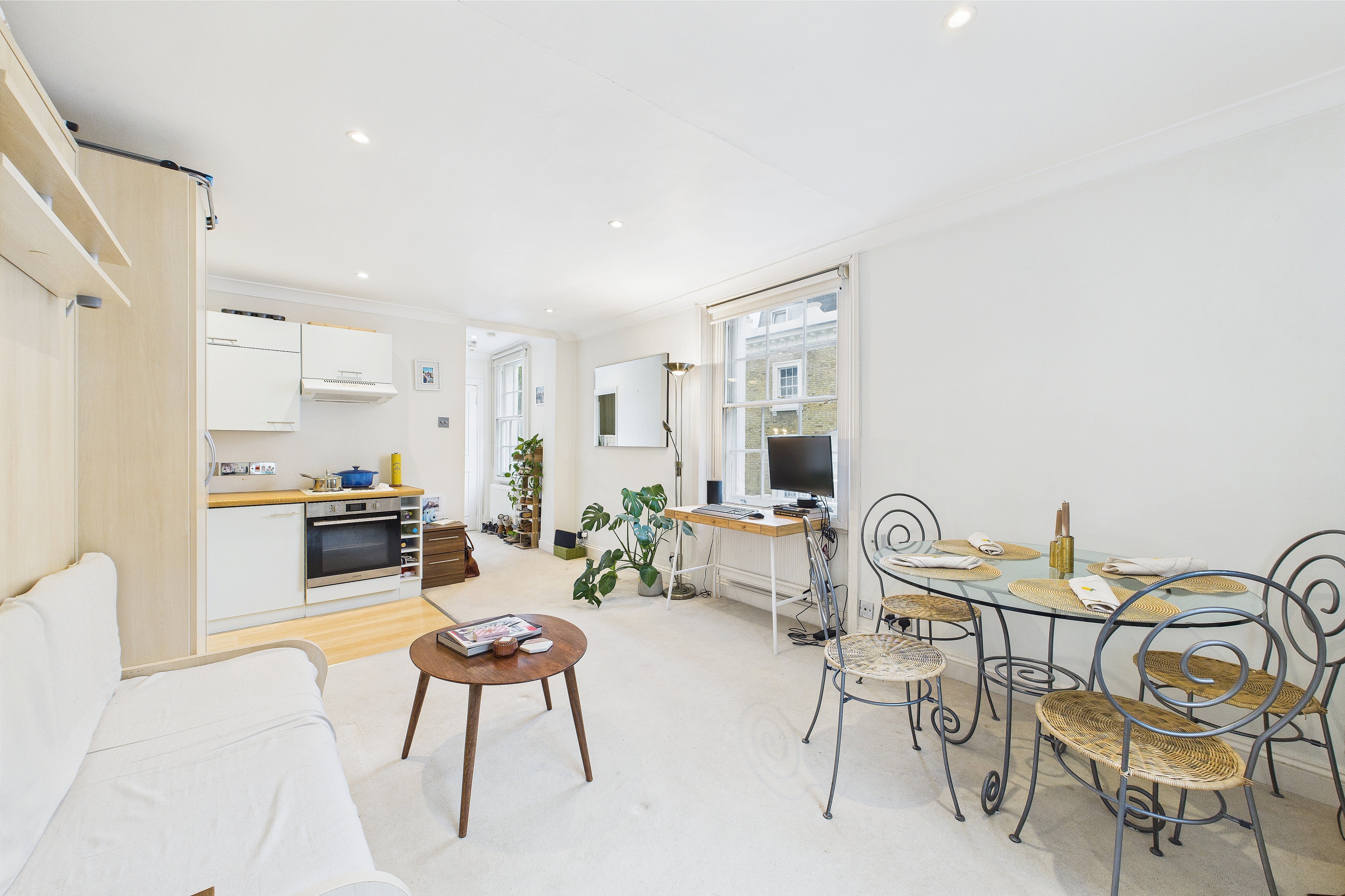Flat Cambridge Street in City of Westminster