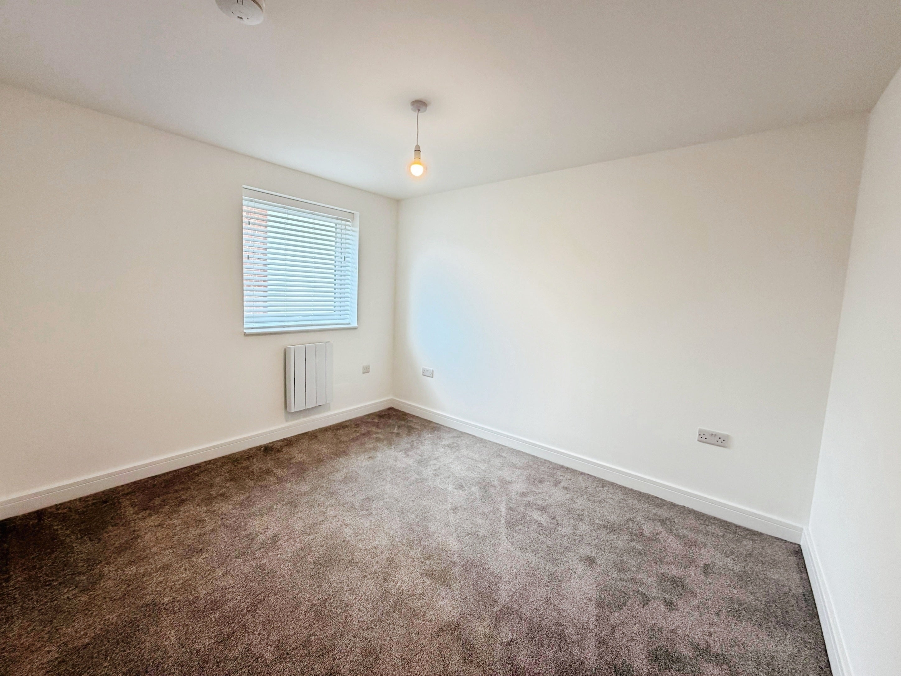 Flat Flamborough Close in Peterborough
