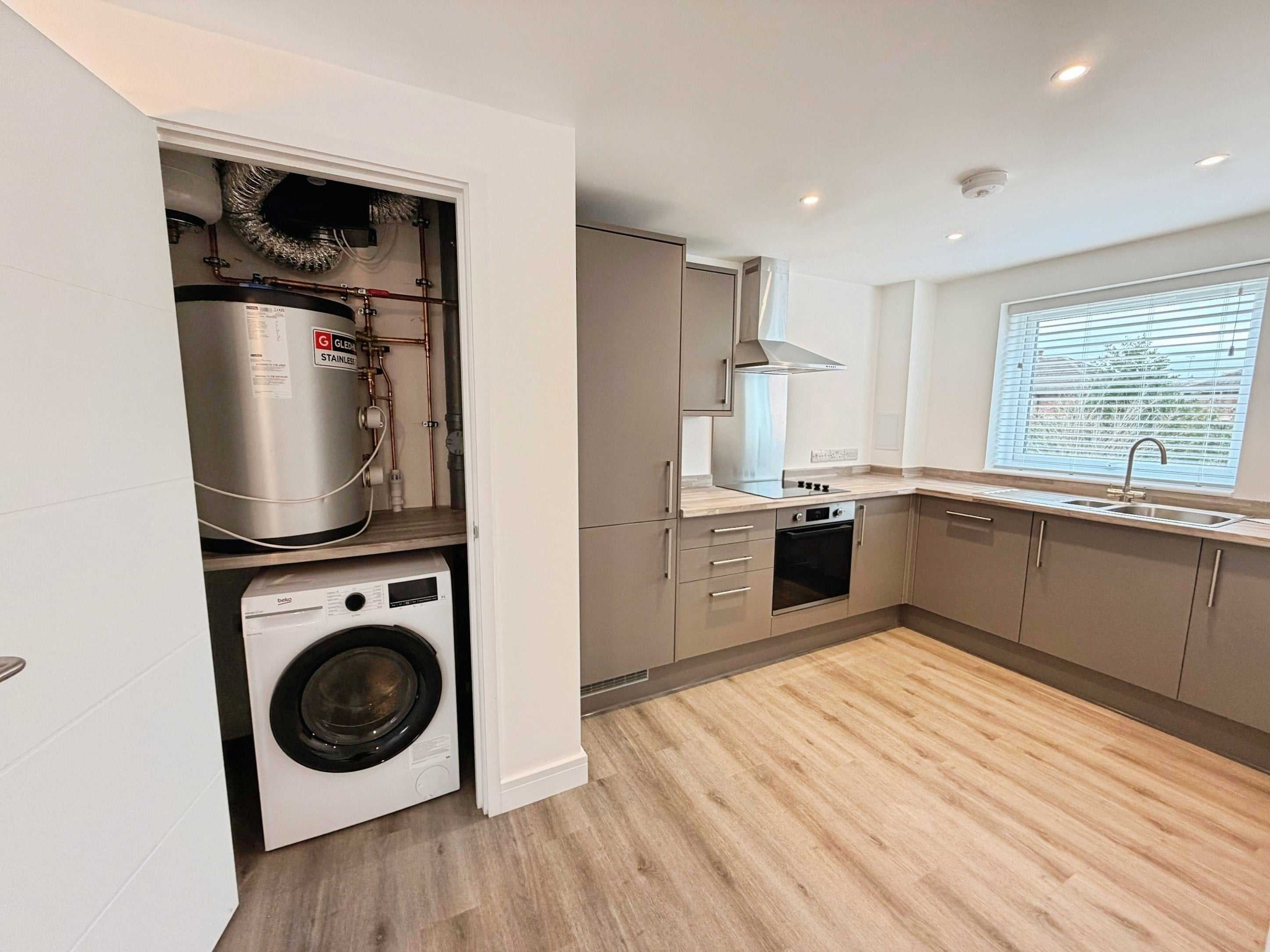 Flat Flamborough Close in Peterborough