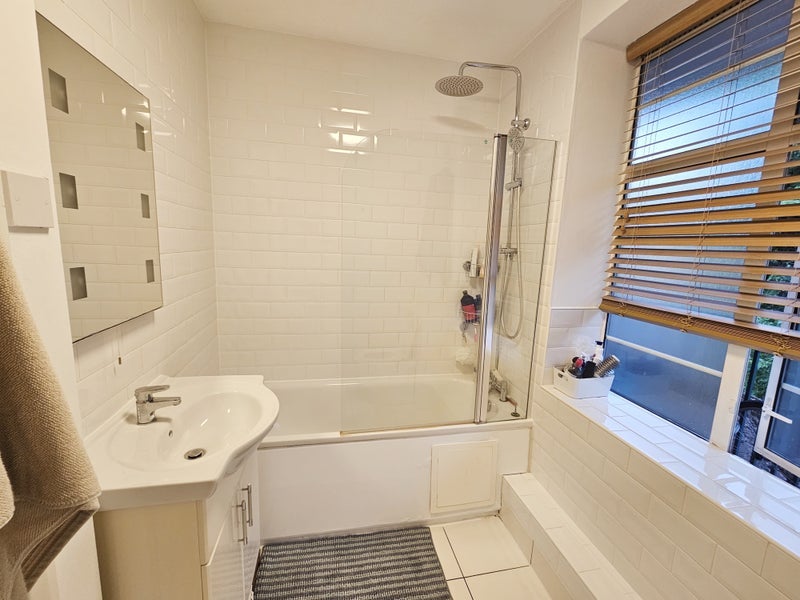 Room Odessa Street in Greater London