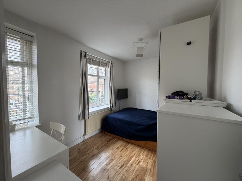 Room Odessa Street in Greater London