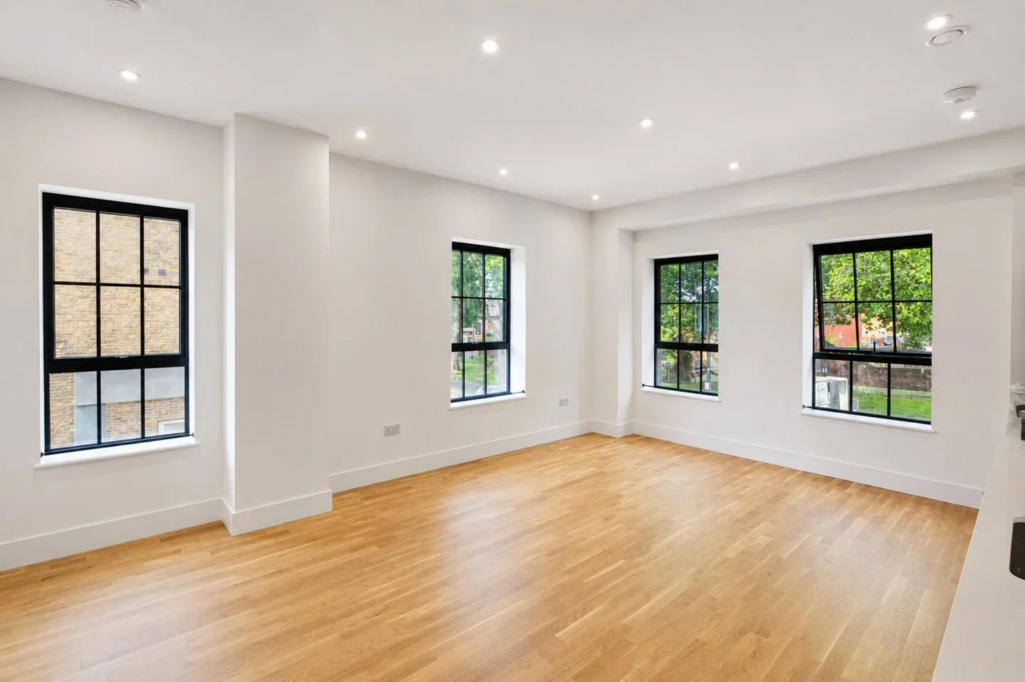 Flat Seven Sisters Road in Greater London