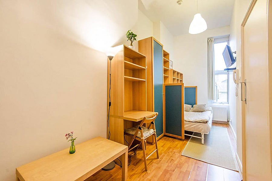 Flat West Cromwell Road in Greater London