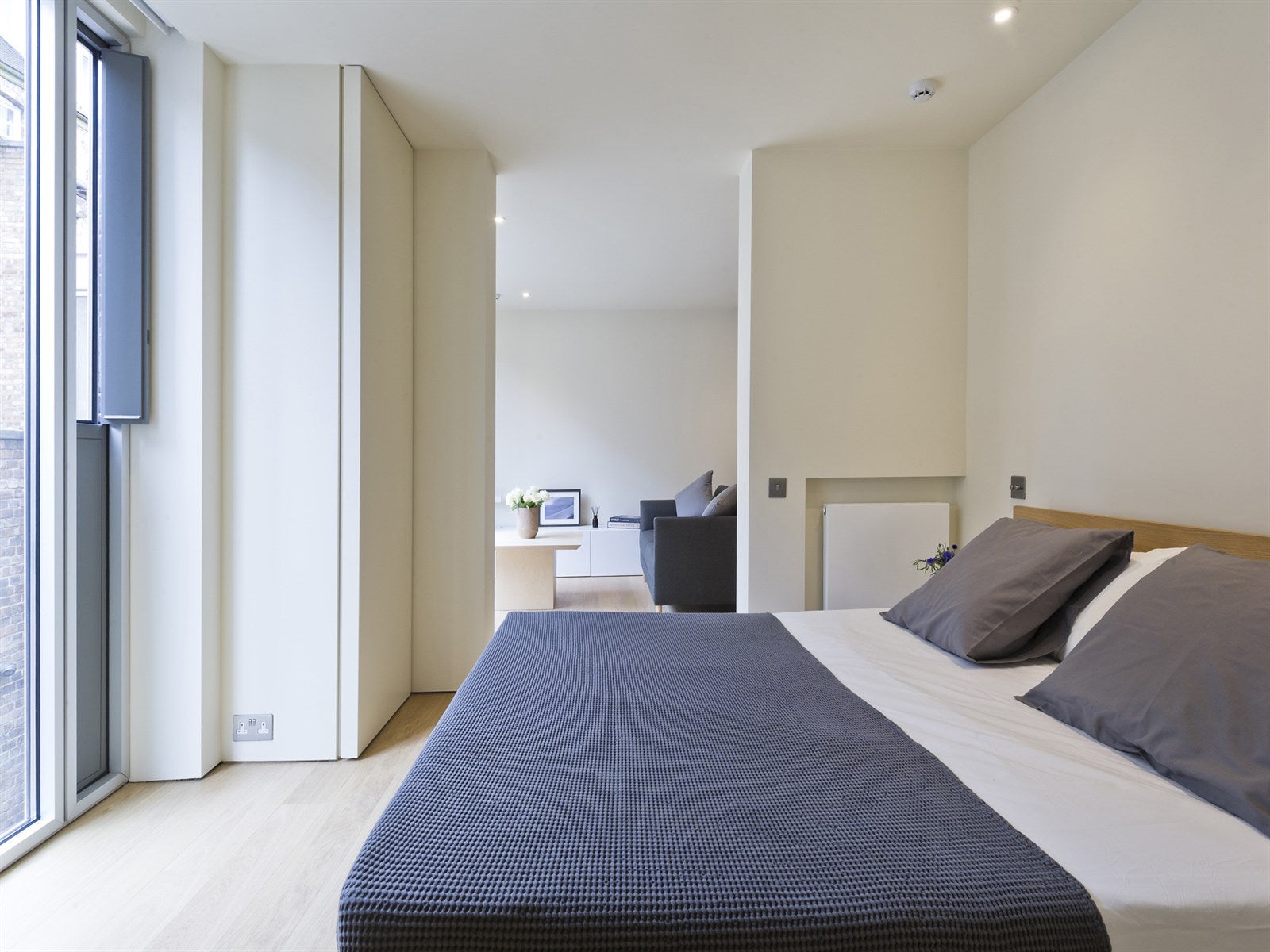 Flat Adelaide Grove in Greater London