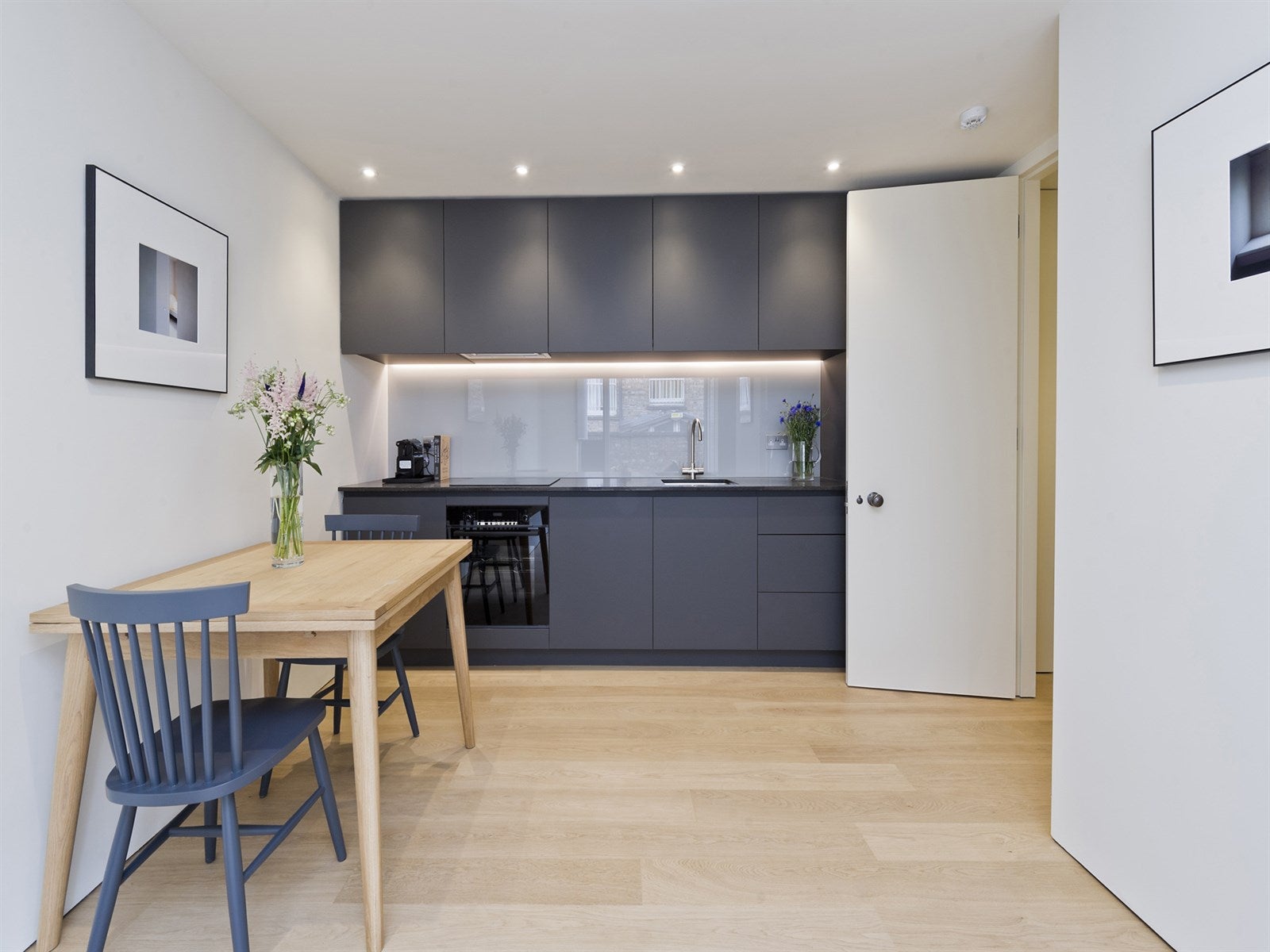 Flat Adelaide Grove in Greater London