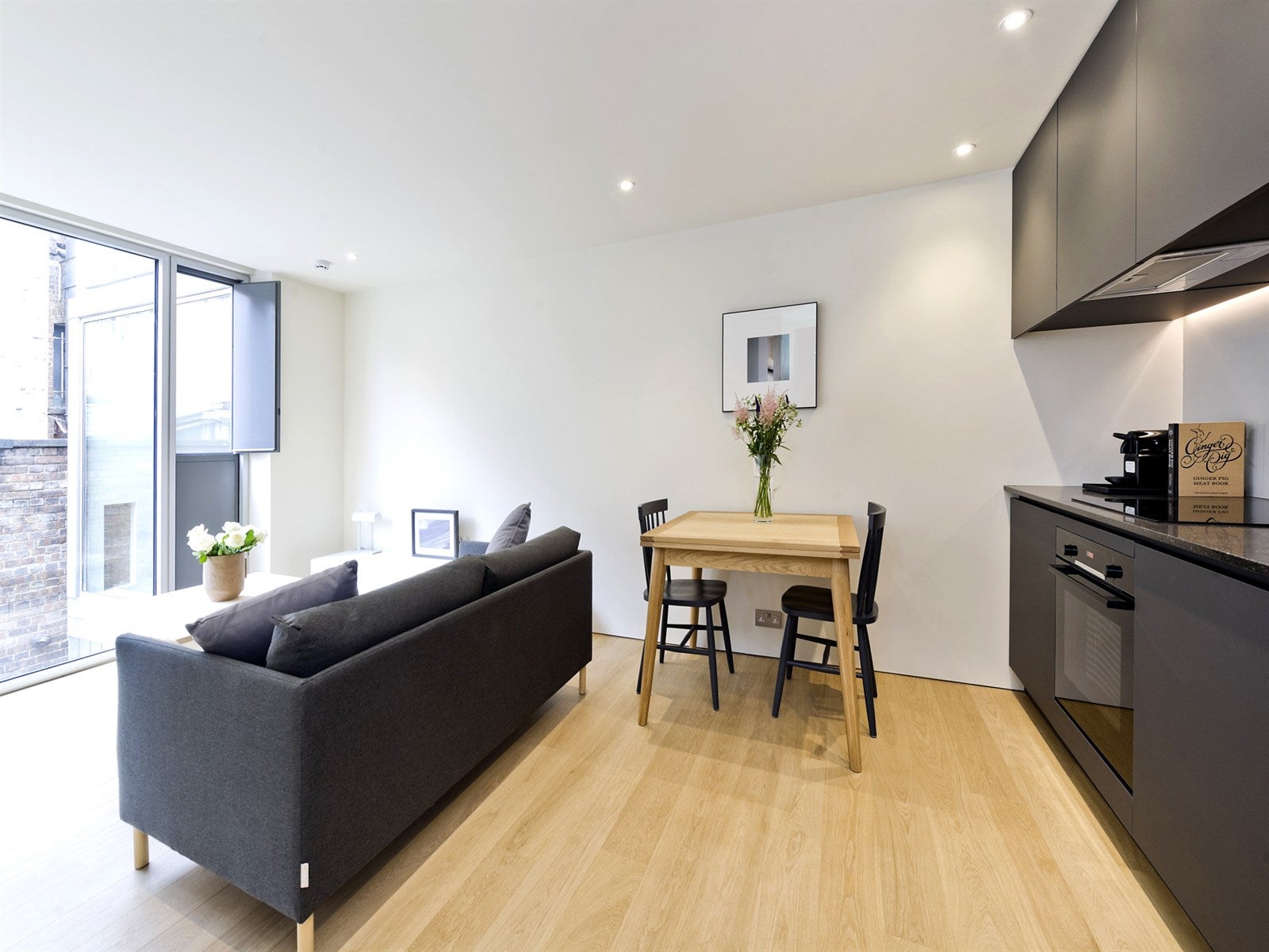 Flat Adelaide Grove in Greater London