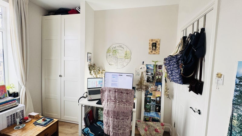 Room Kilburn High Road in Greater London
