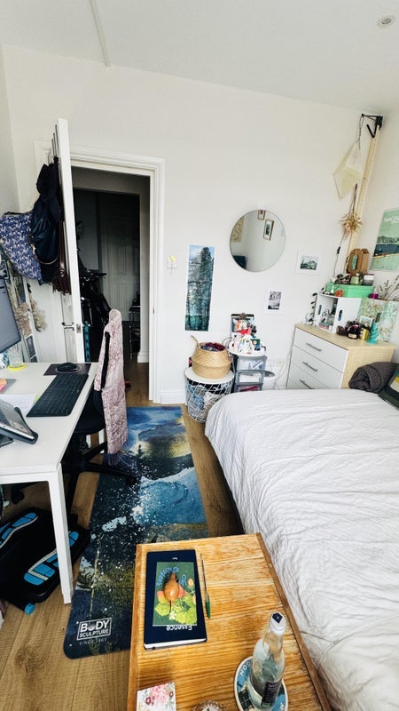 Room Kilburn High Road in Greater London