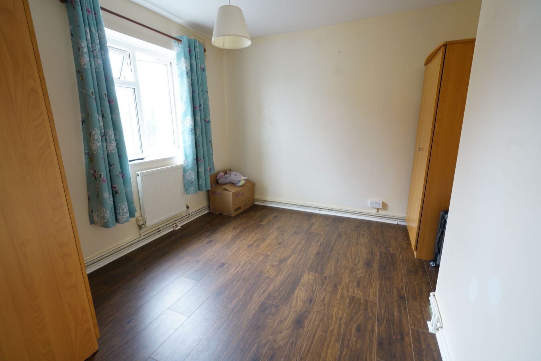 Flat Sydney Road in Tilbury