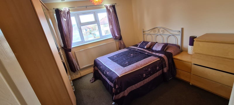 Room Wentworth Hill in Greater London