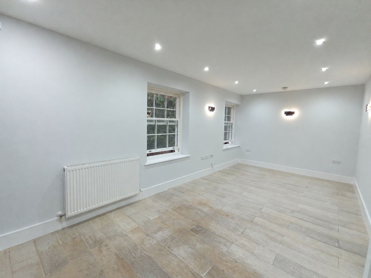 Flat Crossbrook Street in Cheshunt