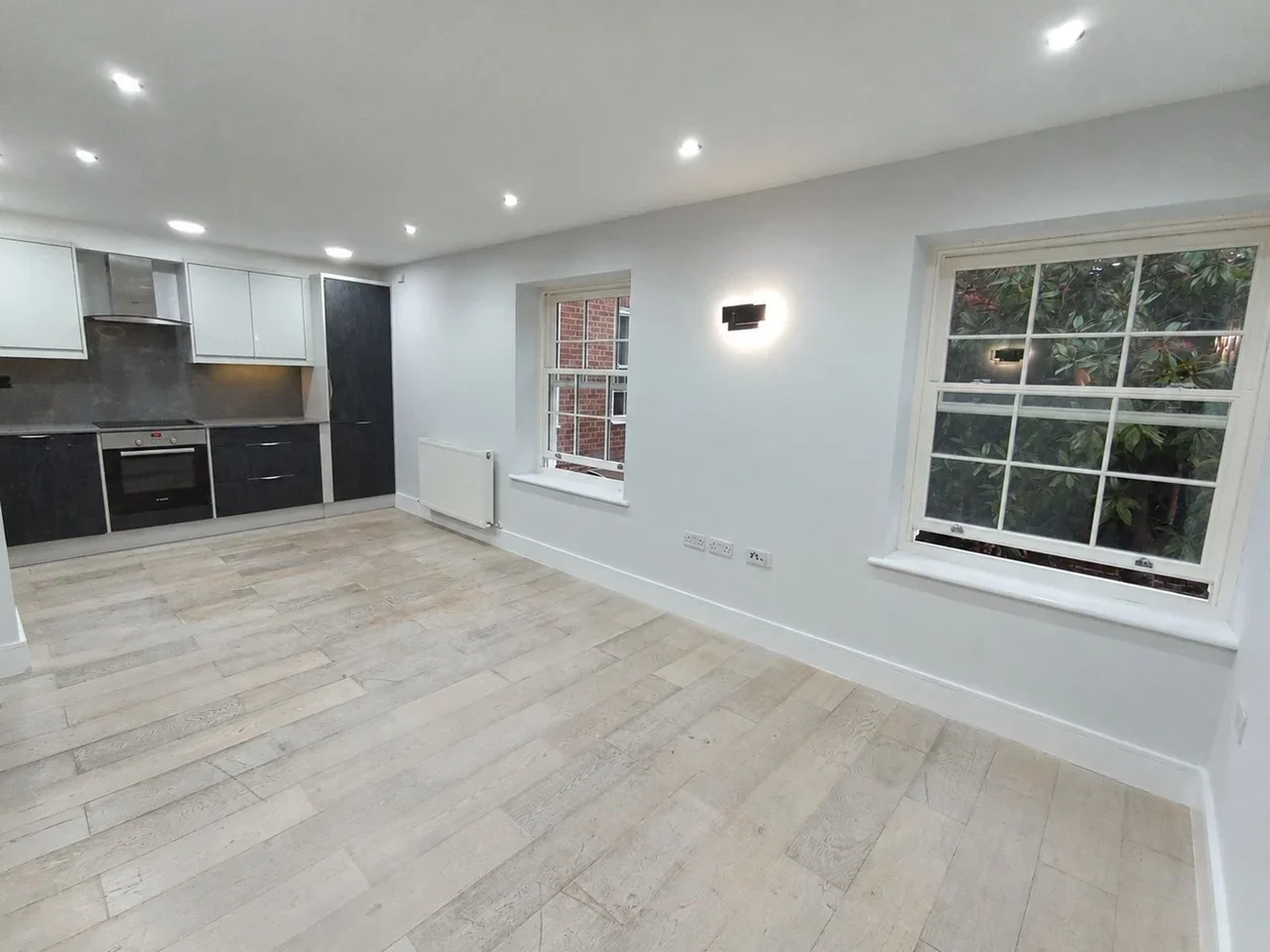 Flat Crossbrook Street in Cheshunt