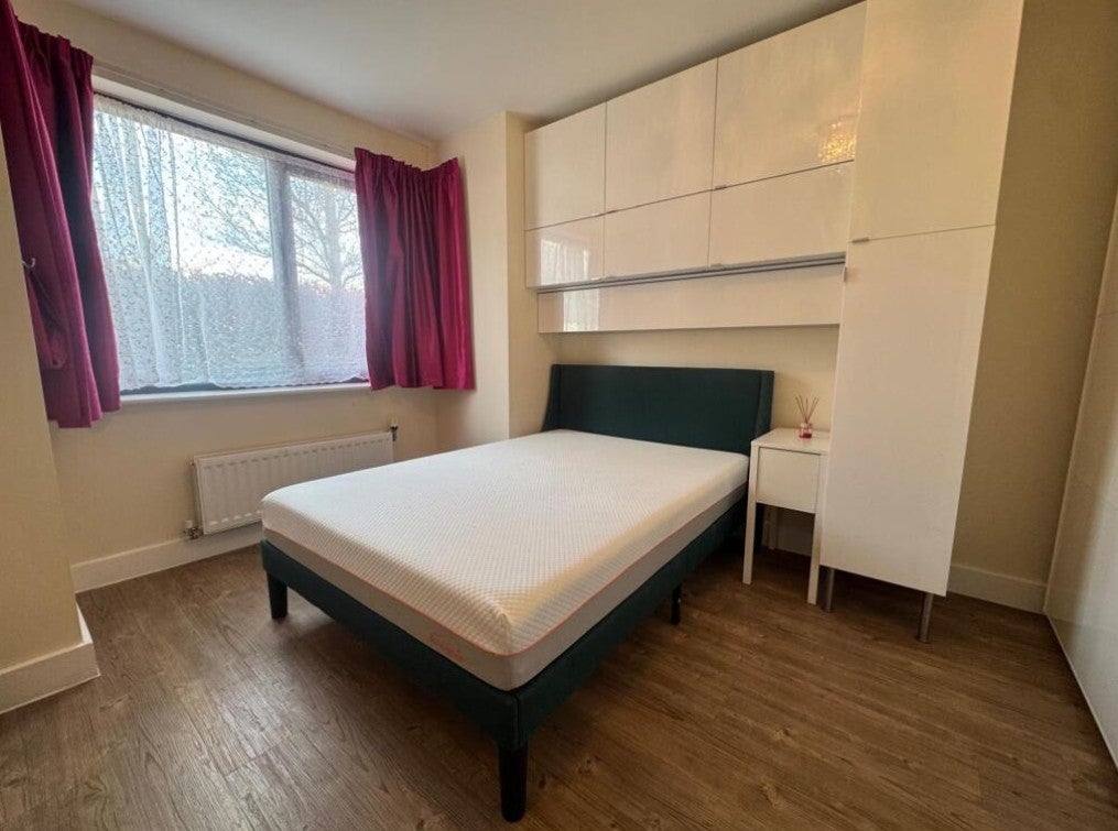 Room Jack Dimmer Close in Greater London