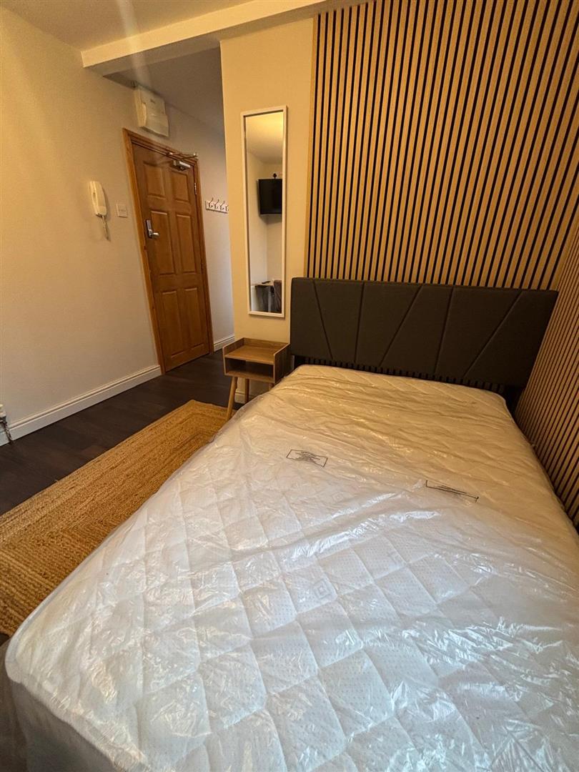 Room Sovereign Road in Coventry