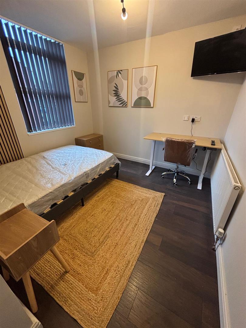 Room Sovereign Road in Coventry