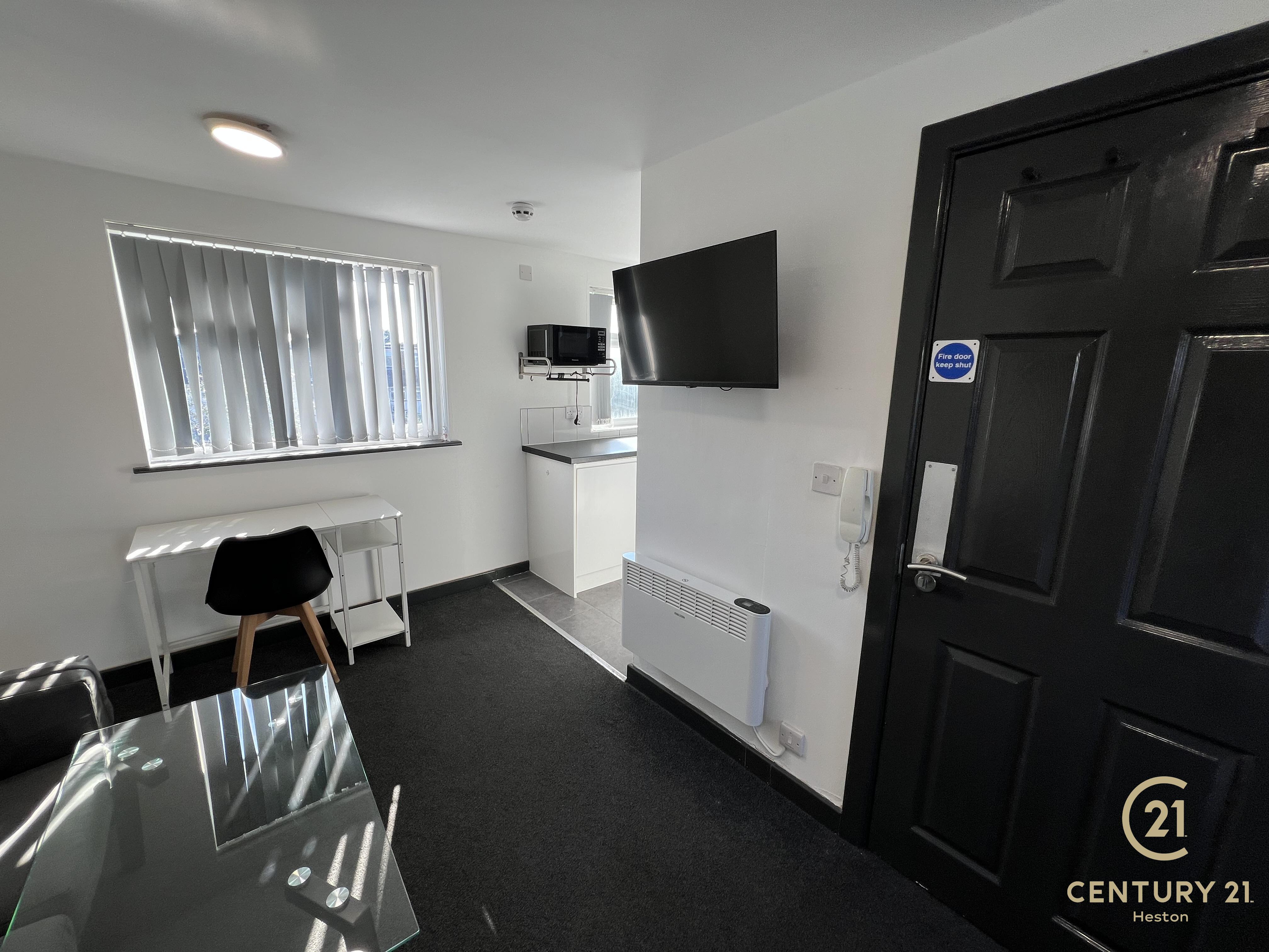 Flat Sedgwick Avenue in Greater London
