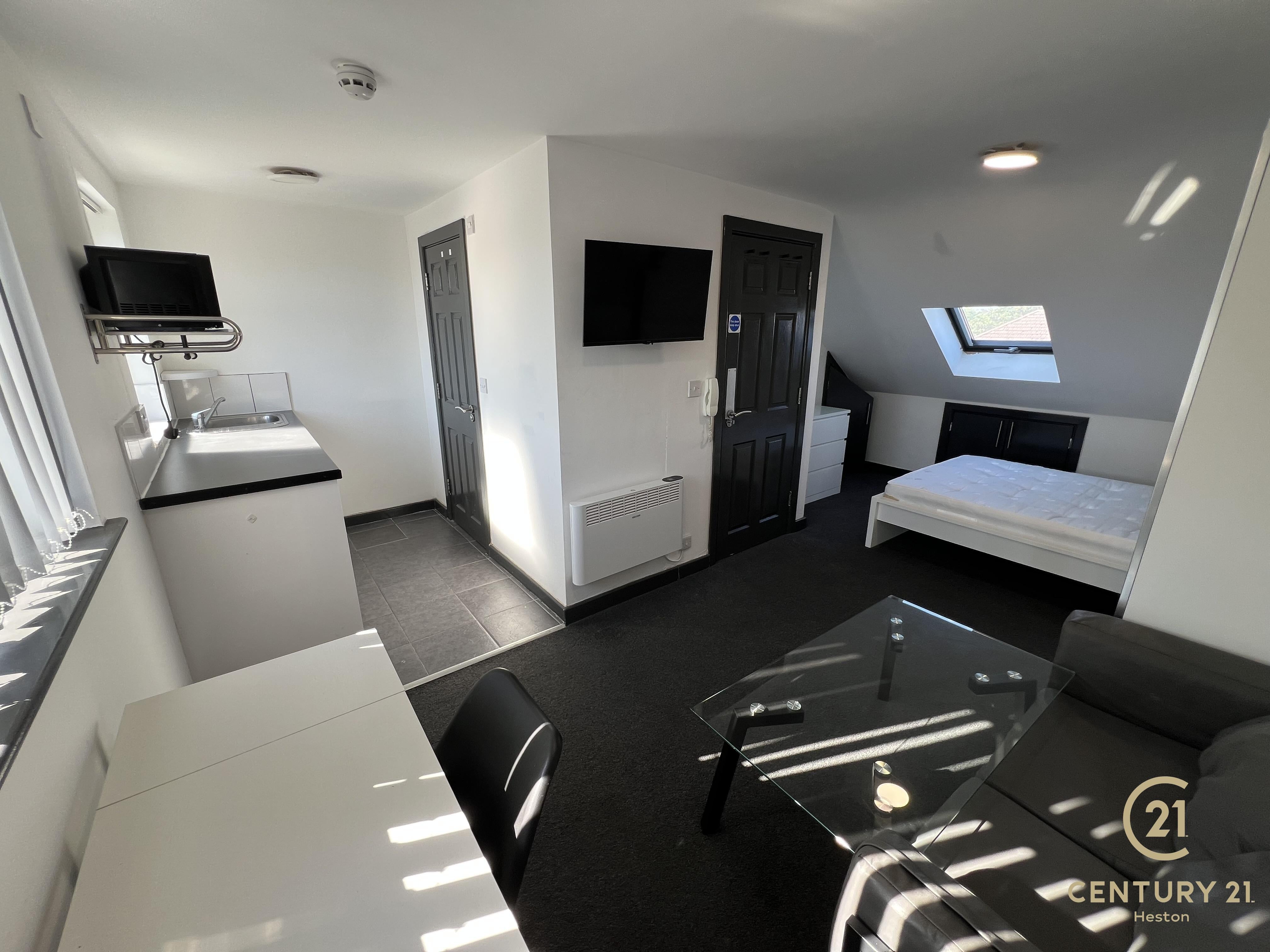 Flat Sedgwick Avenue in Greater London