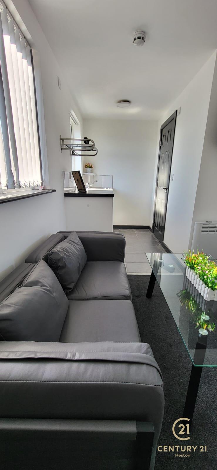 Flat Sedgwick Avenue in Greater London