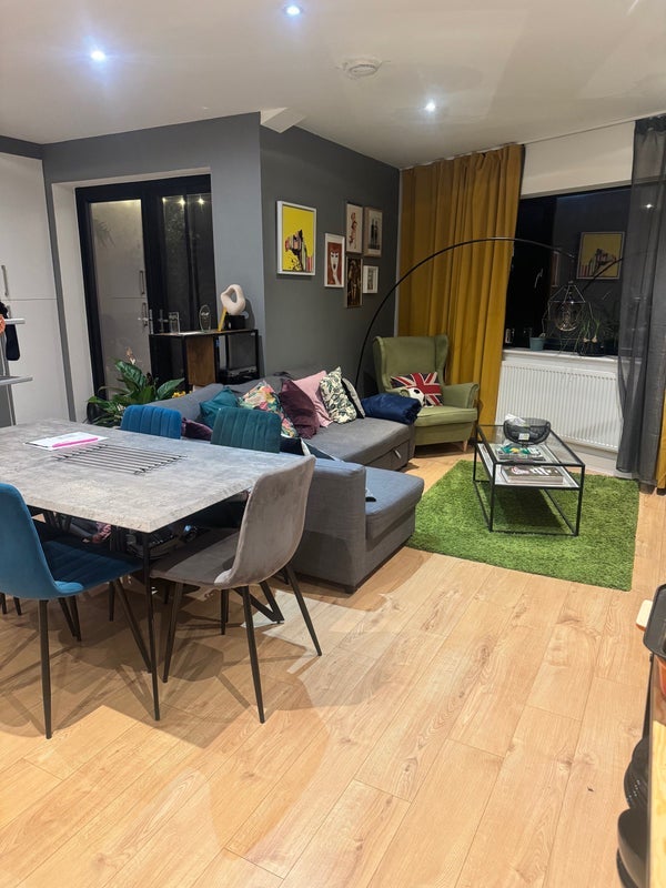 Room Atherton Mews in Greater London