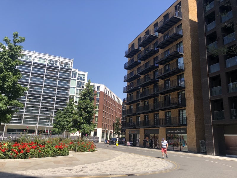 Flat Schooner Road in Greater London