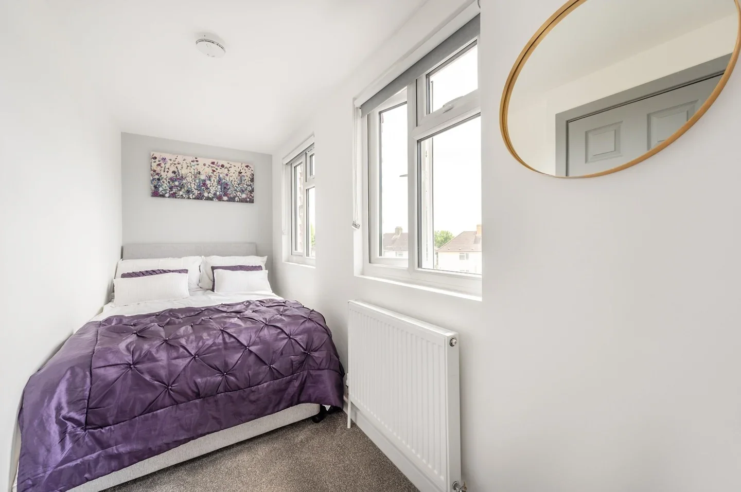 Room Tennyson Close in Greater London