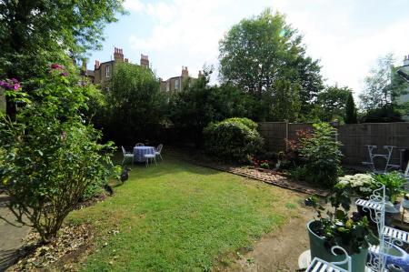 Flat Grantully Road in City of Westminster