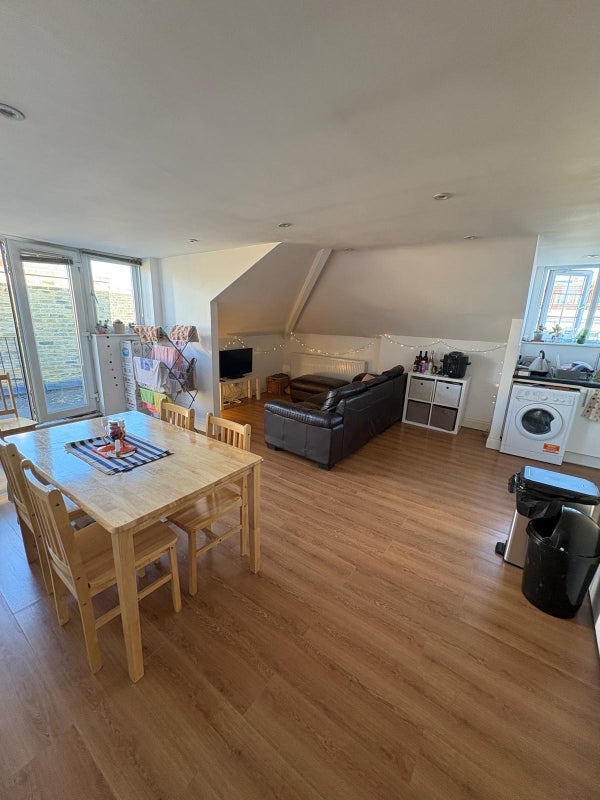 Room Seven Sisters Road in Greater London