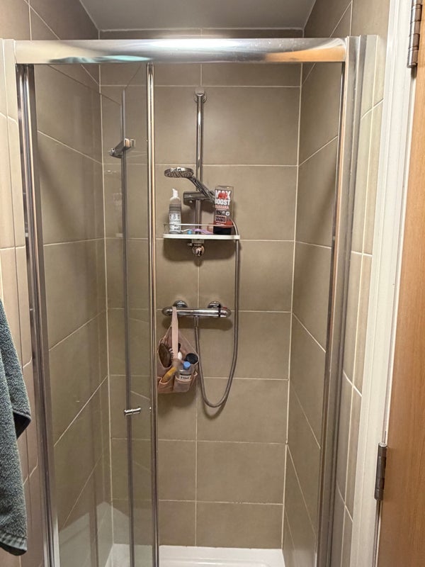 Room Seven Sisters Road in Greater London
