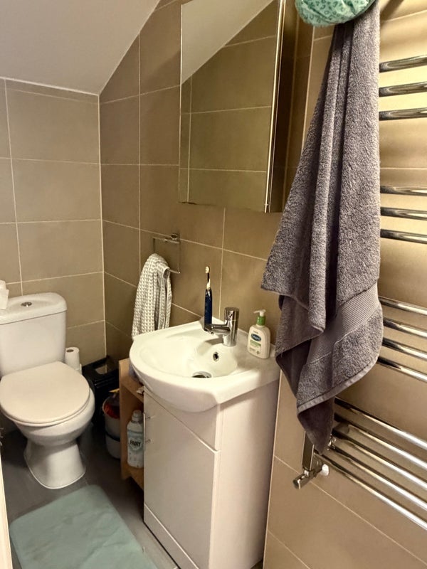 Room Seven Sisters Road in Greater London