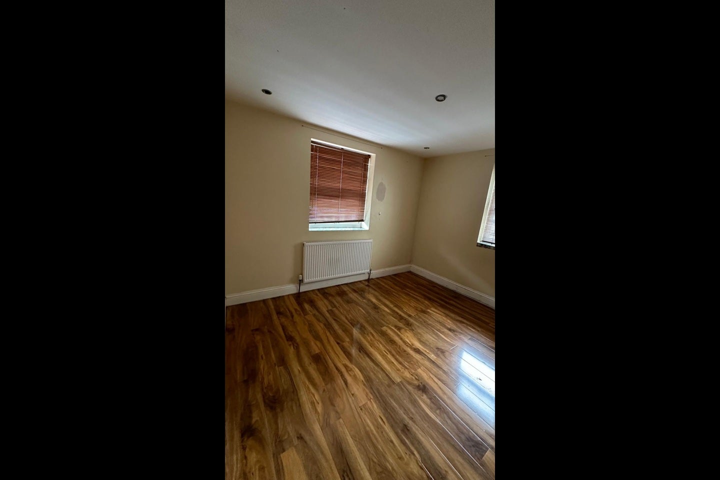 Flat Langthorne Road in Greater London