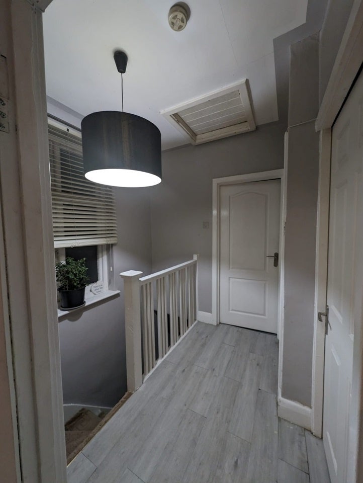 Room Highcroft Avenue in Greater London