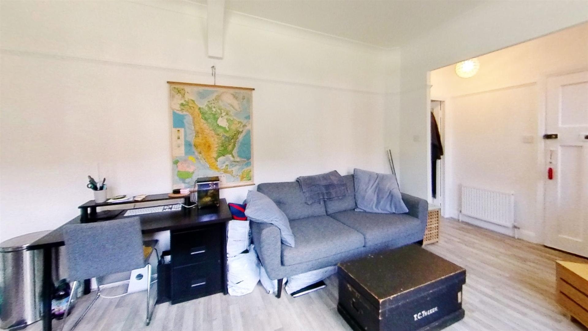 Flat Haslemere Road in Greater London
