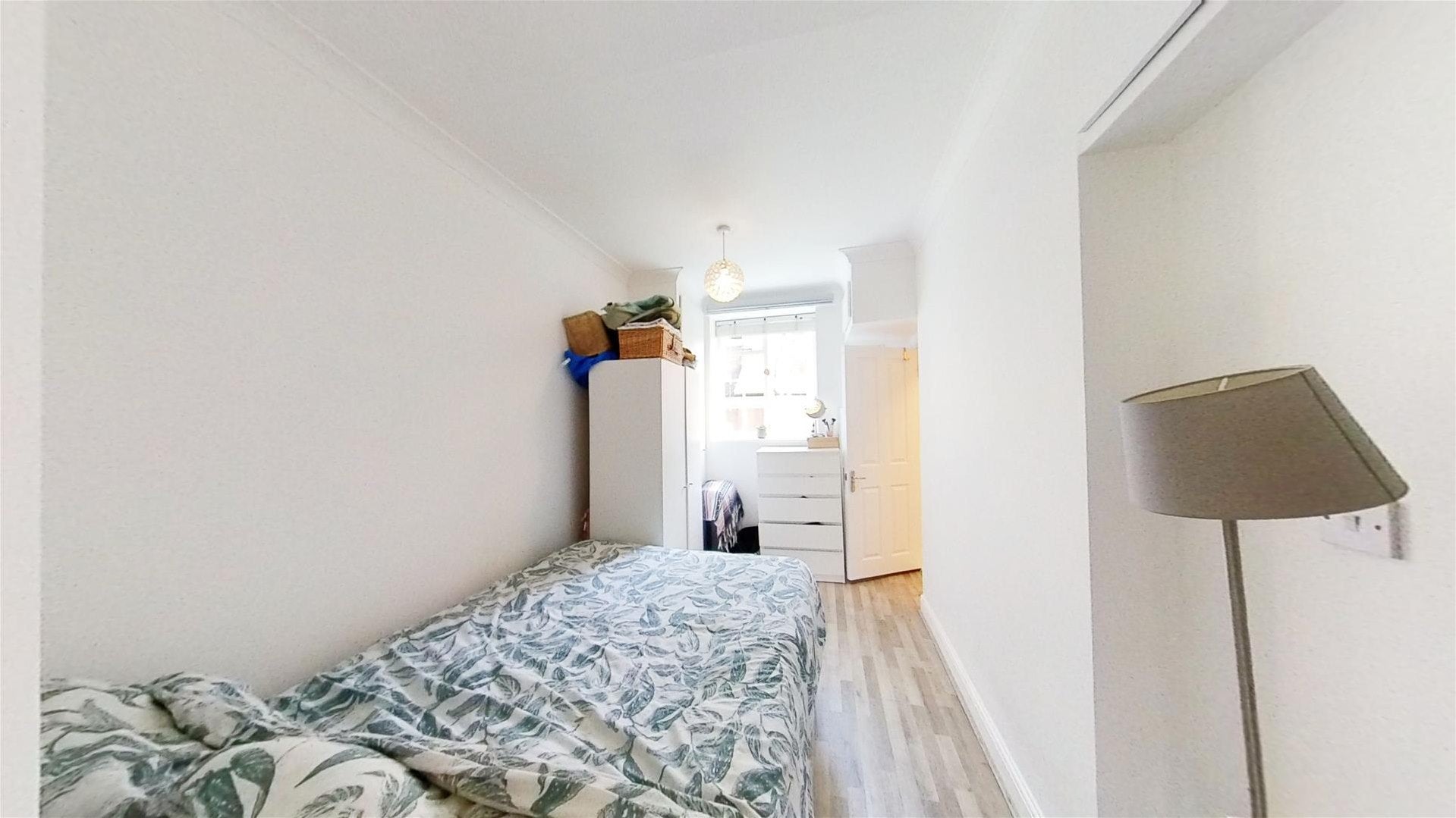 Flat Haslemere Road in Greater London