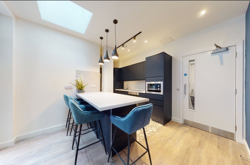 Room Harrow Road in City of Westminster