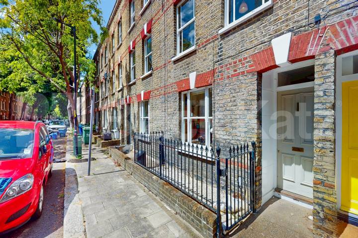 House Borough High Street in Greater London