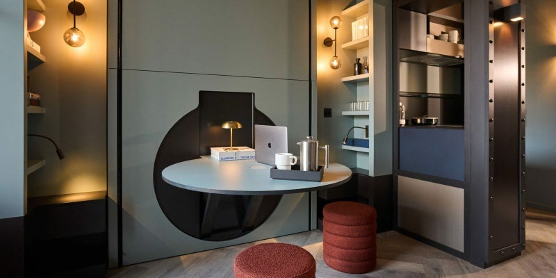 Flat Haydon Way in Greater London