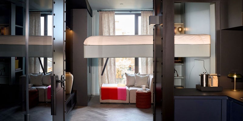 Flat Haydon Way in Greater London