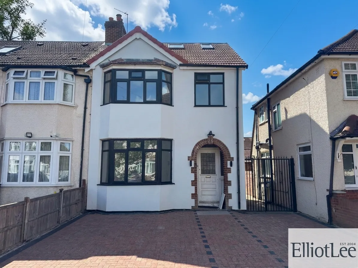 House Somerset Road in Greater London