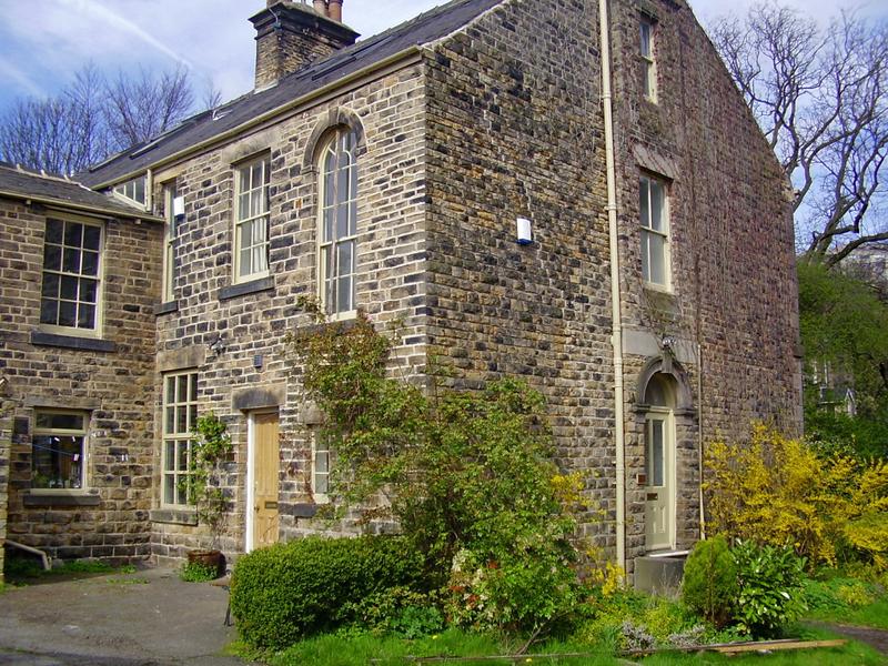Room Collegiate Crescent in Sheffield
