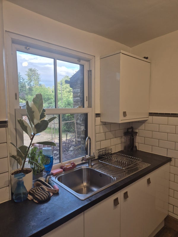 Room Collegiate Crescent in Sheffield