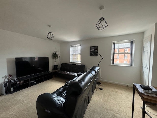 Flat Horseshoe Crescent in Walsall