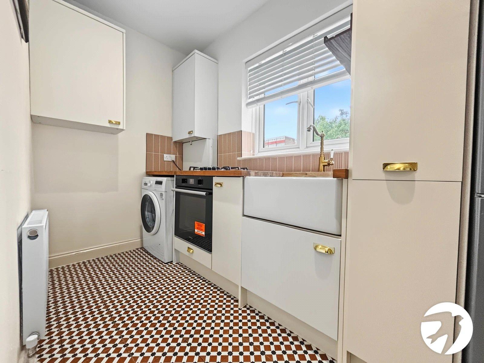 Flat Upper Abbey Road in Greater London